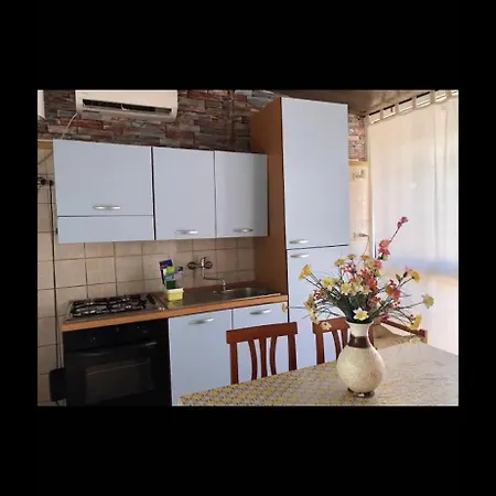 Casa Vacanza Diego Disponibile Con Vasto Giardino Posto Auto * Torre Lapillo