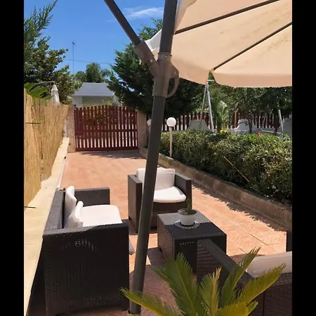 Casa Vacanza Diego Disponibile Con Vasto Giardino Posto Auto